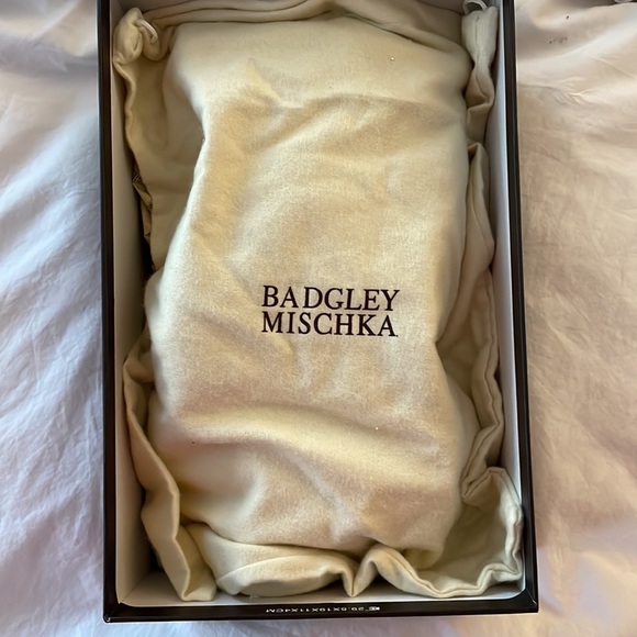 🆕 Badgley Mischka Tilden Sandal in Platinum Glitter - Picture 3 of 4